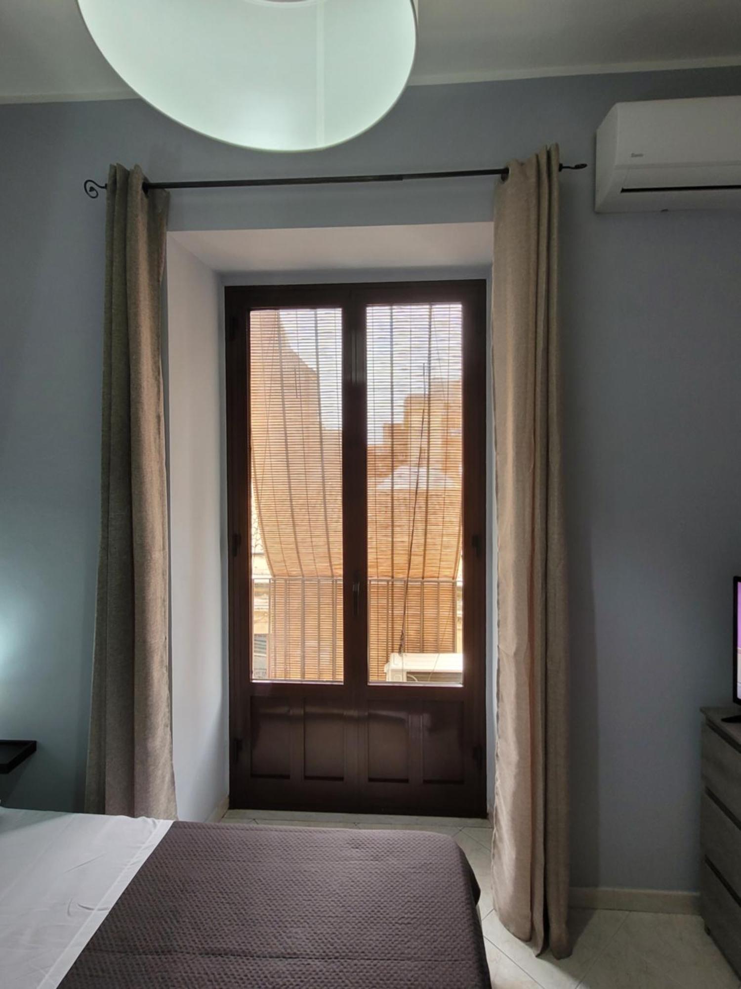 Caronda Etnea House Apartment คาตาเนีย ภายนอก รูปภาพ