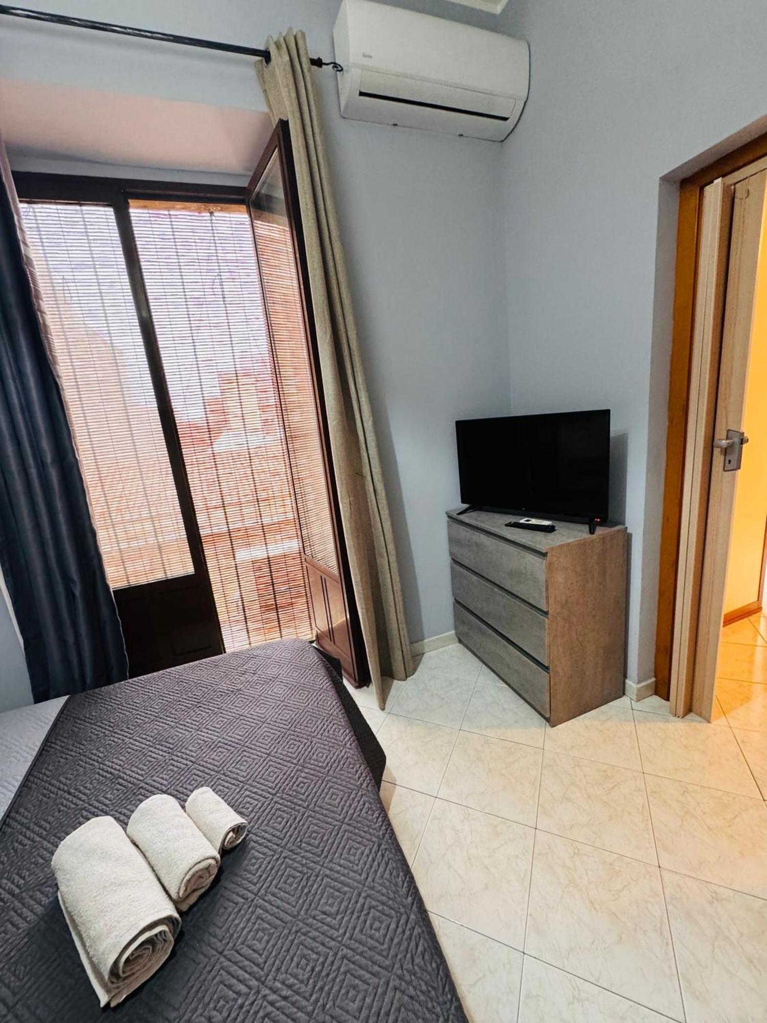 Caronda Etnea House Apartment คาตาเนีย ภายนอก รูปภาพ